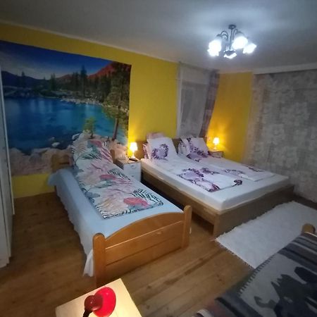 Kert Oevezeti Lakas Apartment Gyongyos Exterior photo