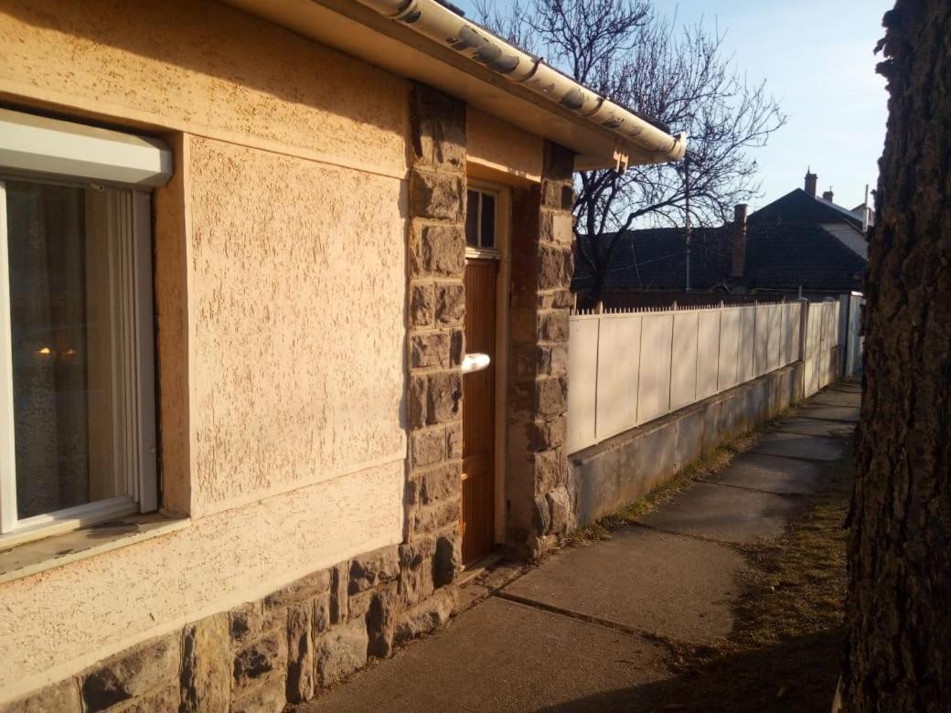 Kert Oevezeti Lakas Apartment Gyongyos Exterior photo