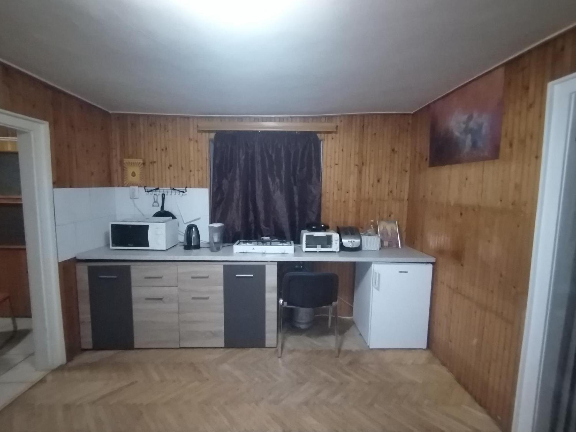 Kert Oevezeti Lakas Apartment Gyongyos Exterior photo